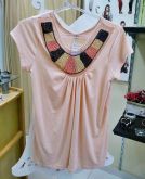 Blusa com Gola de Missanga