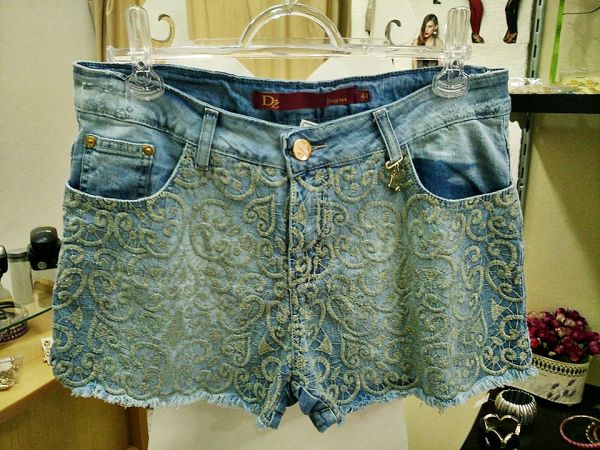 Short Jeans com Detalhe
